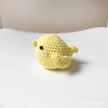 Load image into Gallery viewer, Made to Order MOTHER CHICKEN &amp; BABY CHICK PAIR crochet amigurumi